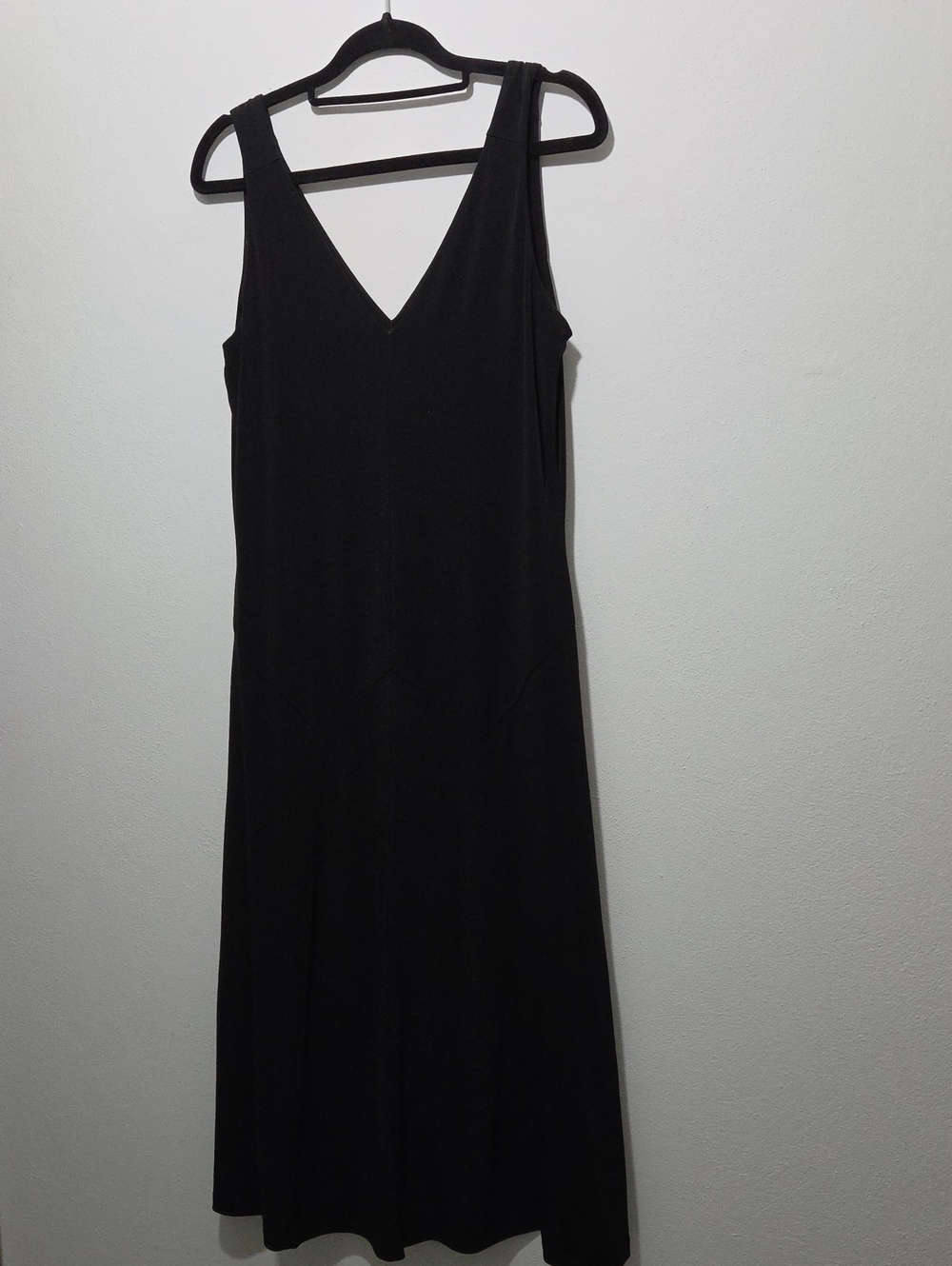 Banana Republic Black V-Neck Sleeveless Midi Dress
